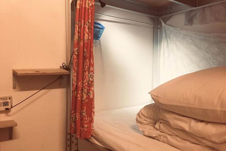 Room 13 of 42