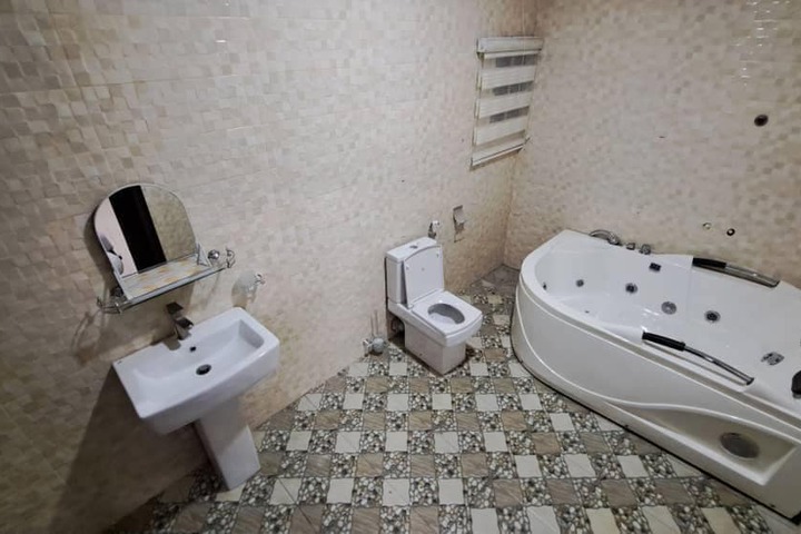 Room 5 of 22