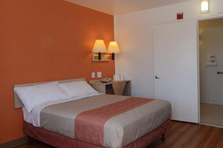 Double Room Disability Accessible (8 of 8)