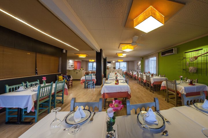 Dining 10 of 29
