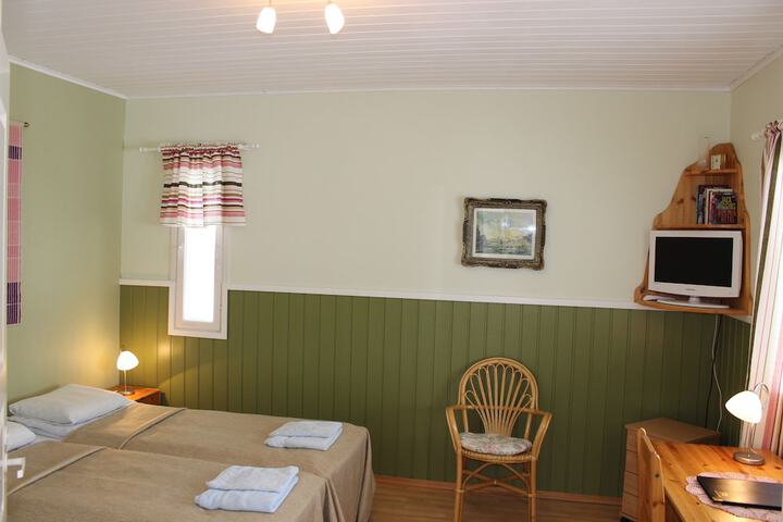 Room 13 of 137