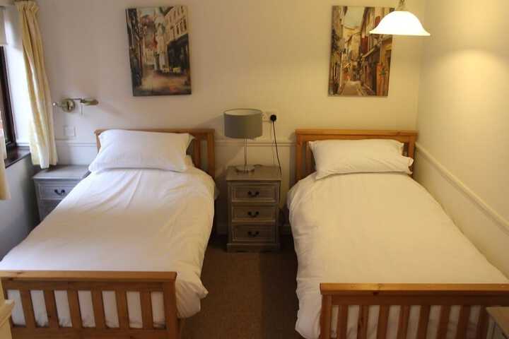 Room 5 of 32