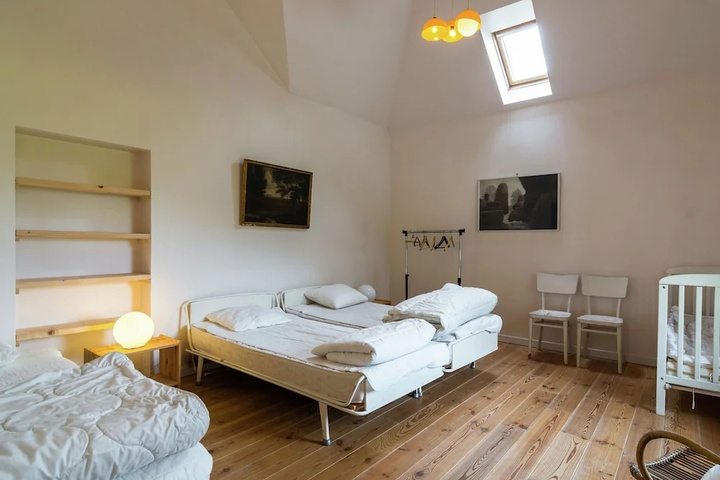 Room 2 of 19