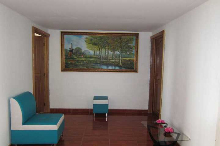 Room 18 of 38