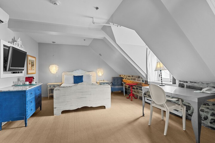 Room 42 of 82