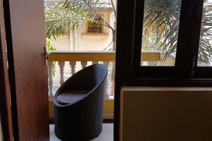 Room 45 of 102
