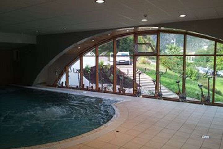 Pool 5 of 14