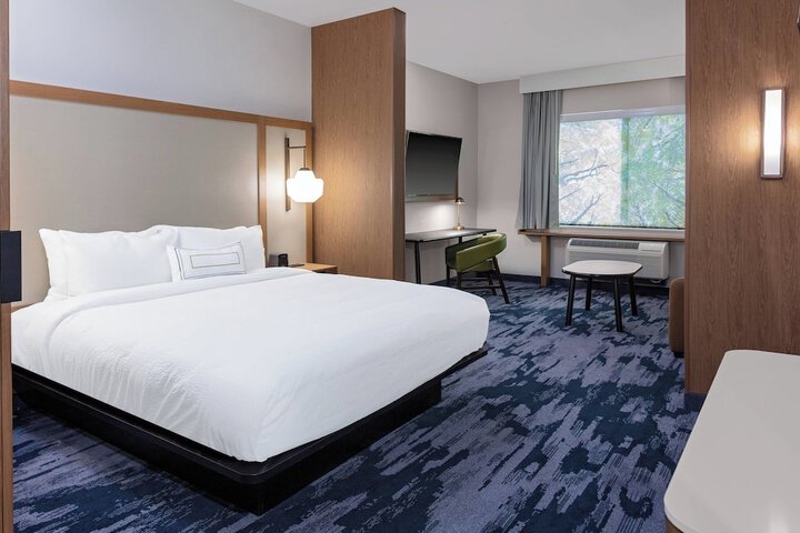 Room 7 of 18