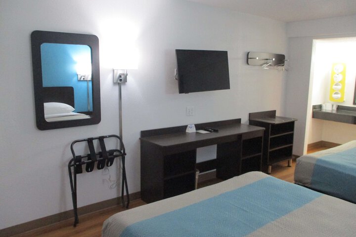 Room 17 of 50