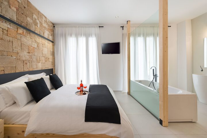 Room 6 of 47
