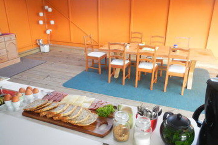 Breakfast/Coffee Service 8 of 44