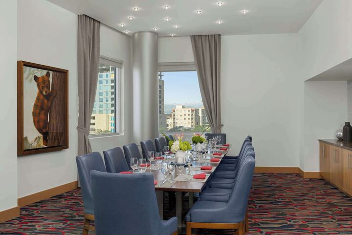 Meeting facility