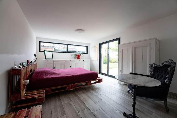 Room 16 of 48