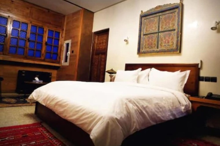 Room 10 of 30