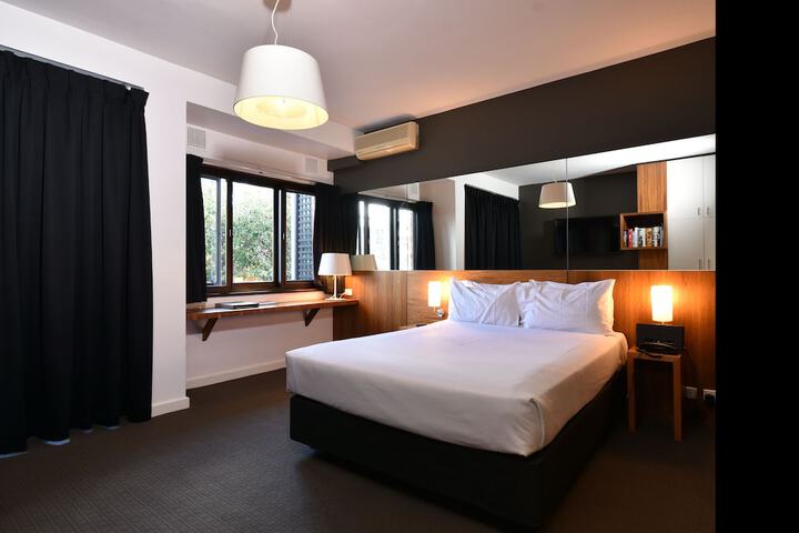 Room 12 of 38