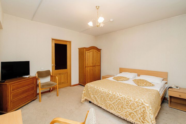 Room 8 of 26