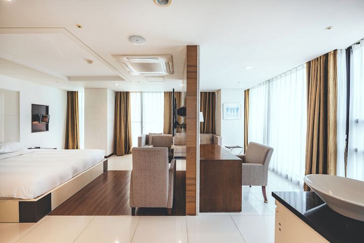 Room 89 of 151