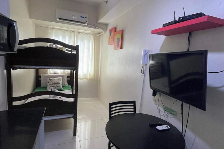 Room 53 of 216