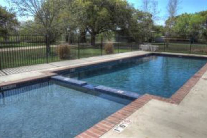 Pool 115 of 148