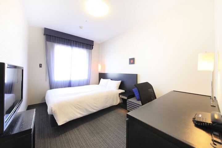 Room 9 of 125