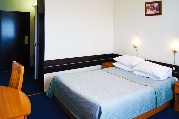Room 42 of 120