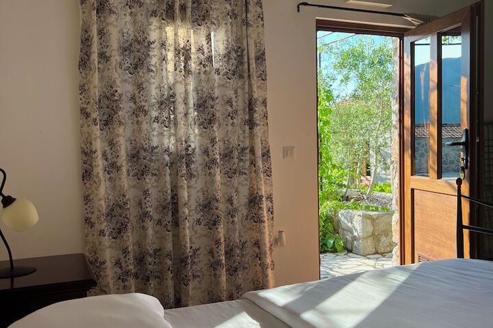 Room 12 of 62
