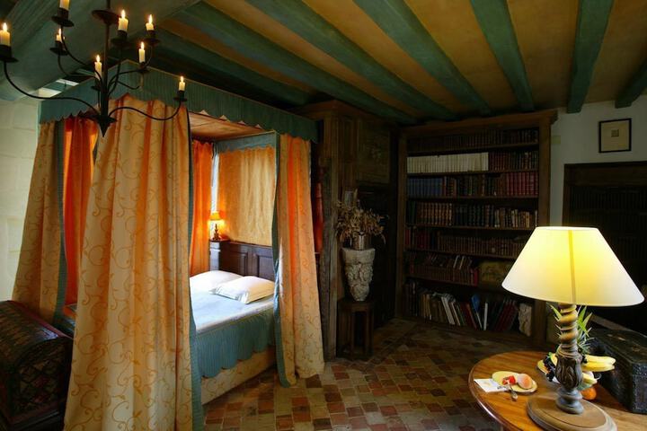 Room 8 of 47