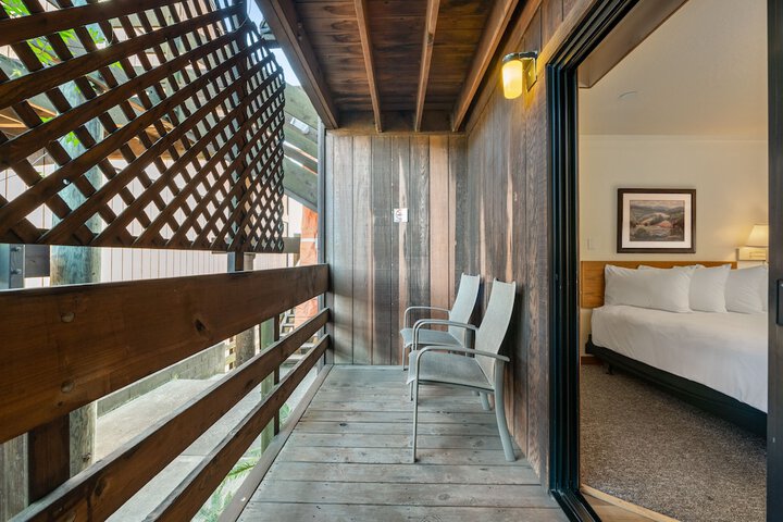 1 King Bed Balcony (7 of 37)