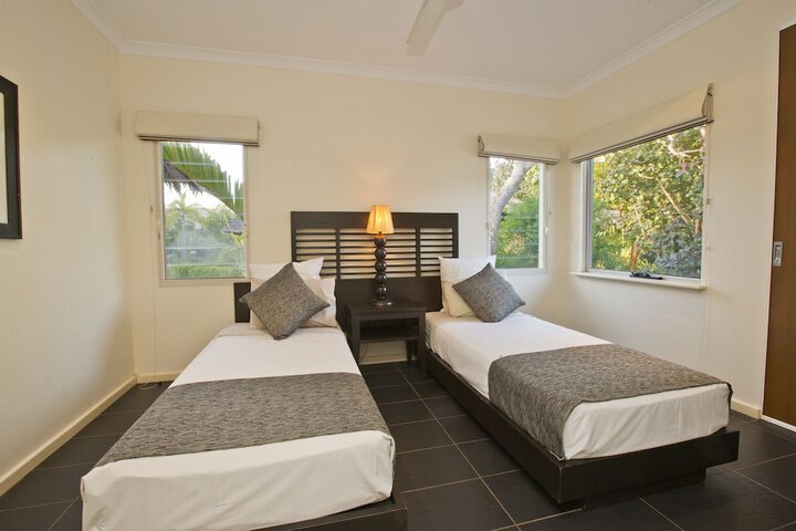 Room 3 of 49