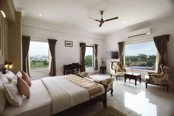 Room 27 of 54