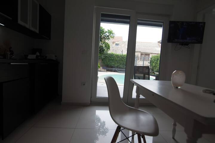 Room 35 of 104