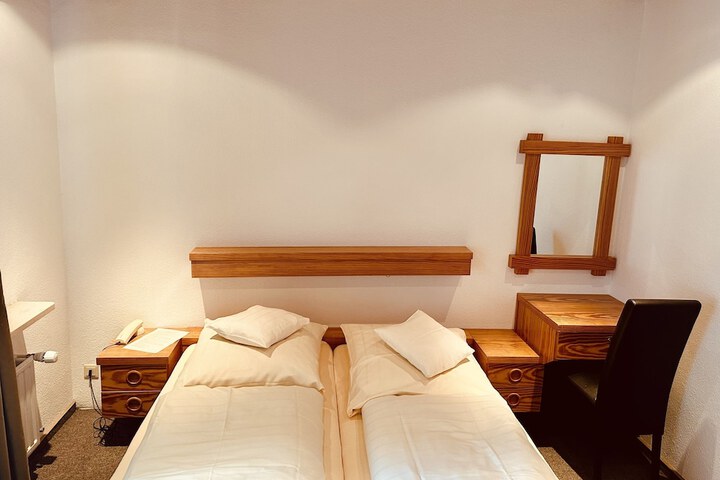 Room 18 of 85