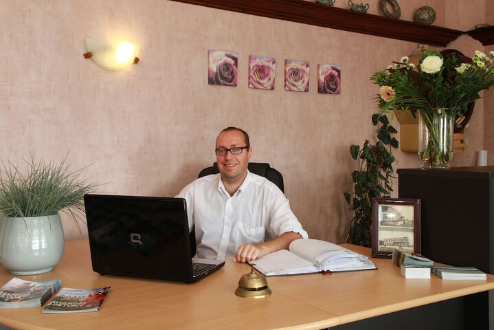 Concierge desk