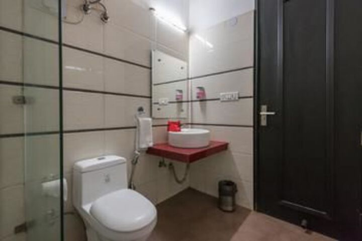 Room 6 of 44