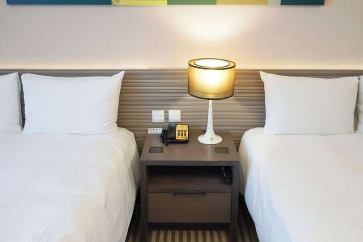 Room 34 of 83