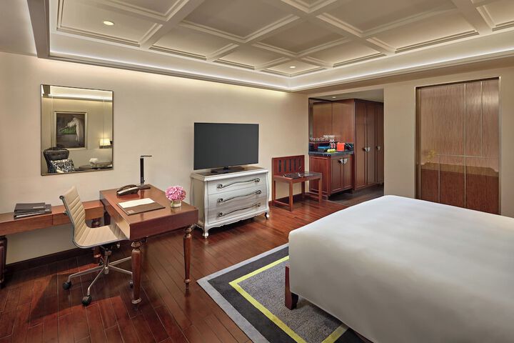 Room 25 of 106