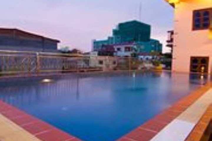 Hotel with Pool