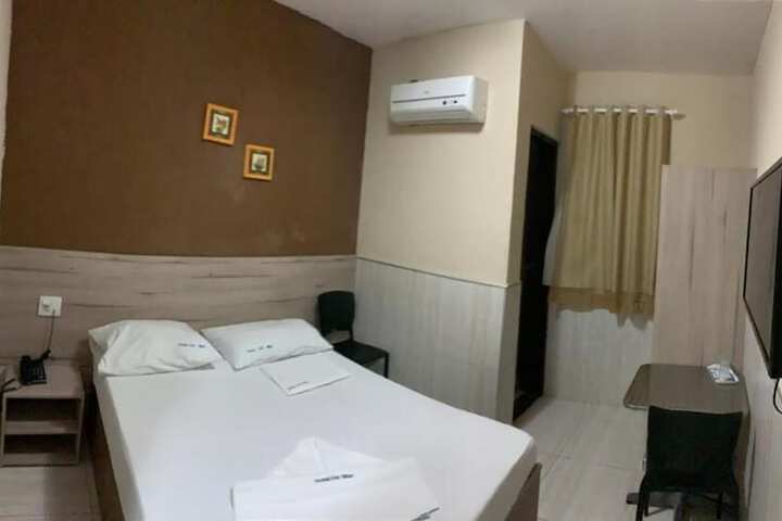 Room 6 of 33