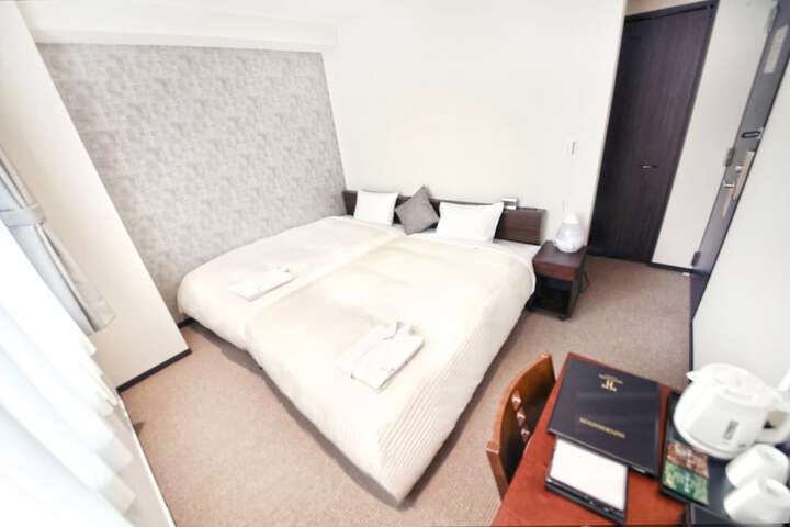 Room 13 of 41