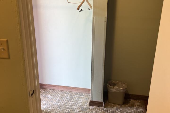 Room 7 of 17