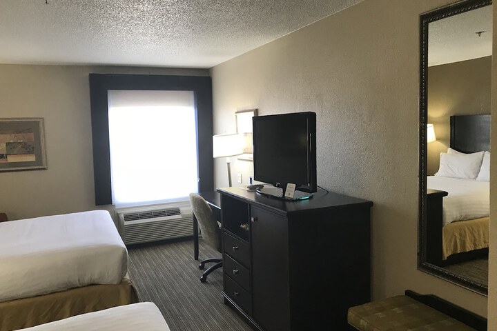 Room 6 of 62