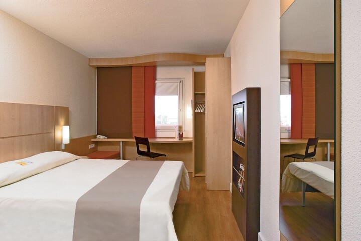 Room 5 of 46