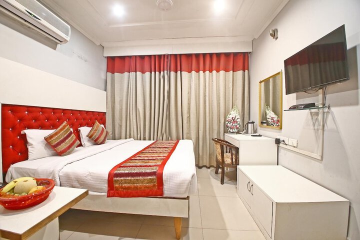 Room 8 of 42
