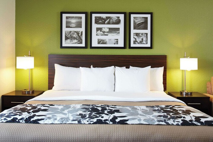 Room 18 of 45