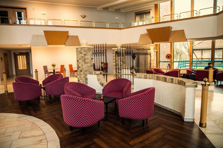 Hotel Lobby