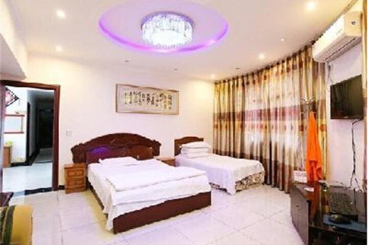 Anxian Zhaozhuang Luofushan Huacheng Hotel