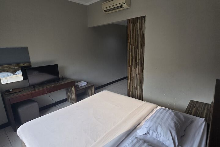 Room 28 of 48