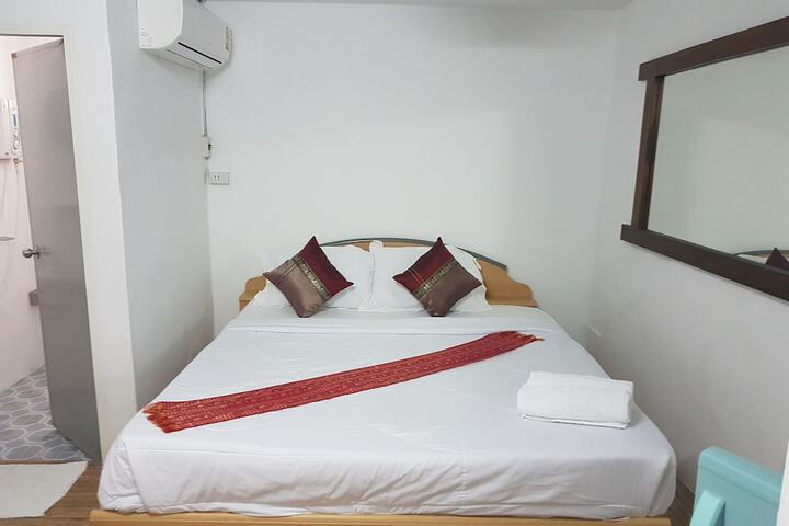 Room 12 of 30