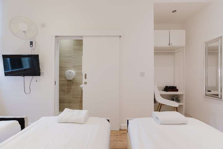 Room 45 of 78