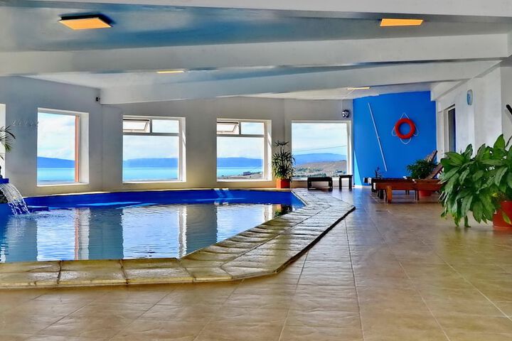 Hotel Pool